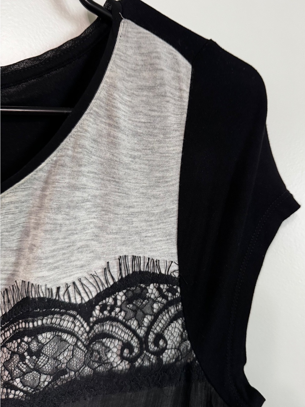 White House Black Market Mixed Media Eyelash Lace Blouse Gray Black Size S - Picture 9 of 11